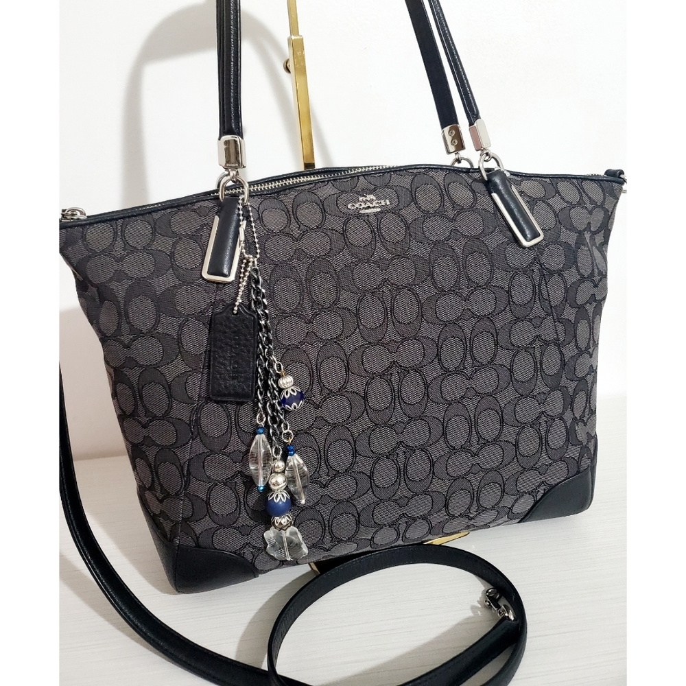 Coach Kelsey Large Satchel.